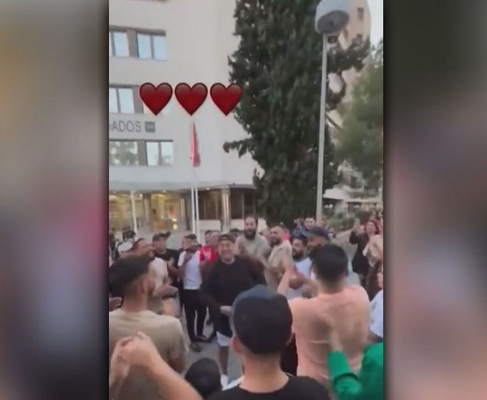 En libertad con orden de alejamiento los 33 detenidos en la macrorredada de la calle Cullera