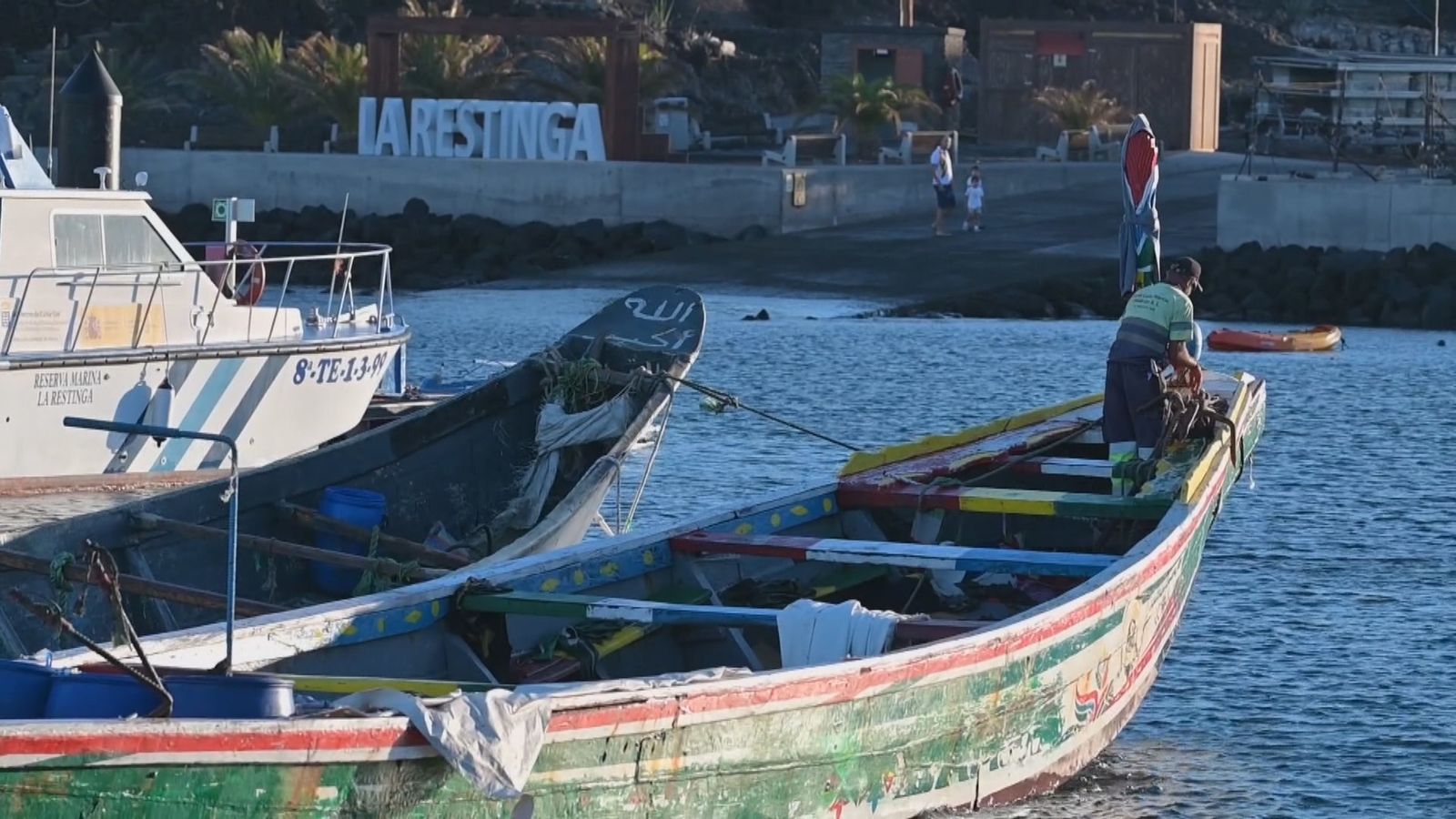 Naufraga un cayuco en la isla de El Hierro