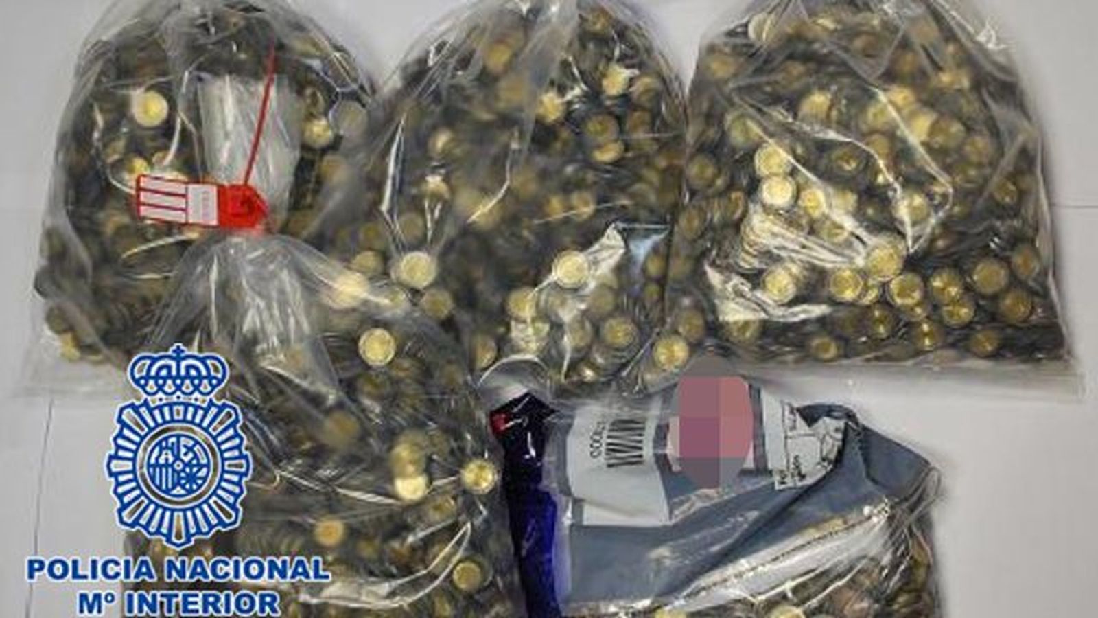 La Policía descubre en Madrid tres talleres de fabricación de monedas de dos euros falsas