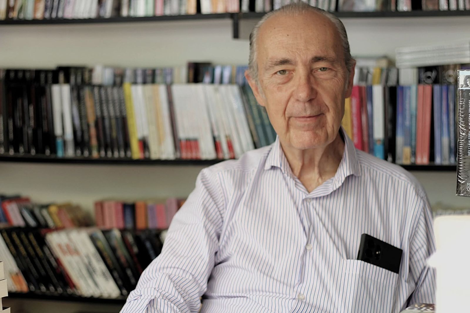 El filólogo, autor y académico Luis Alberto de Cuenca