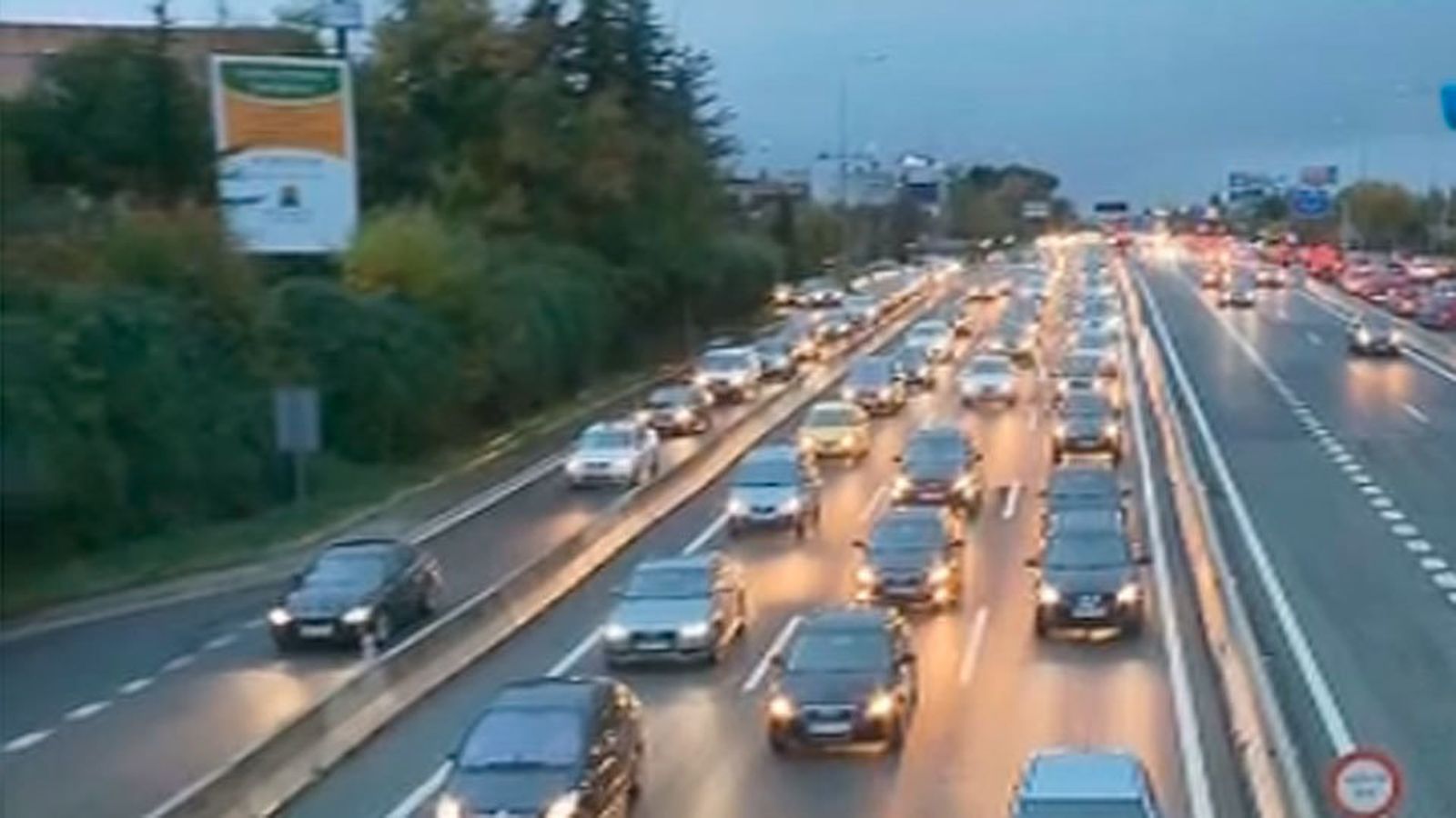 23 personas fallecen en las carreteras españolas durante el puente de la Constitución