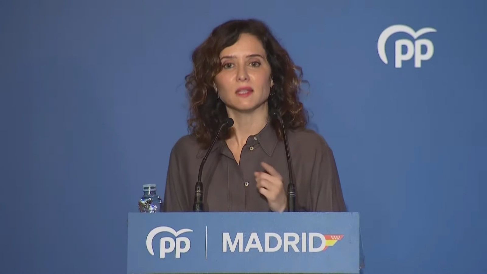 Ayuso ve intolerables las "técnicas mafiosas contra al adversario" y advierte: "Acudiré a todas las instancias"