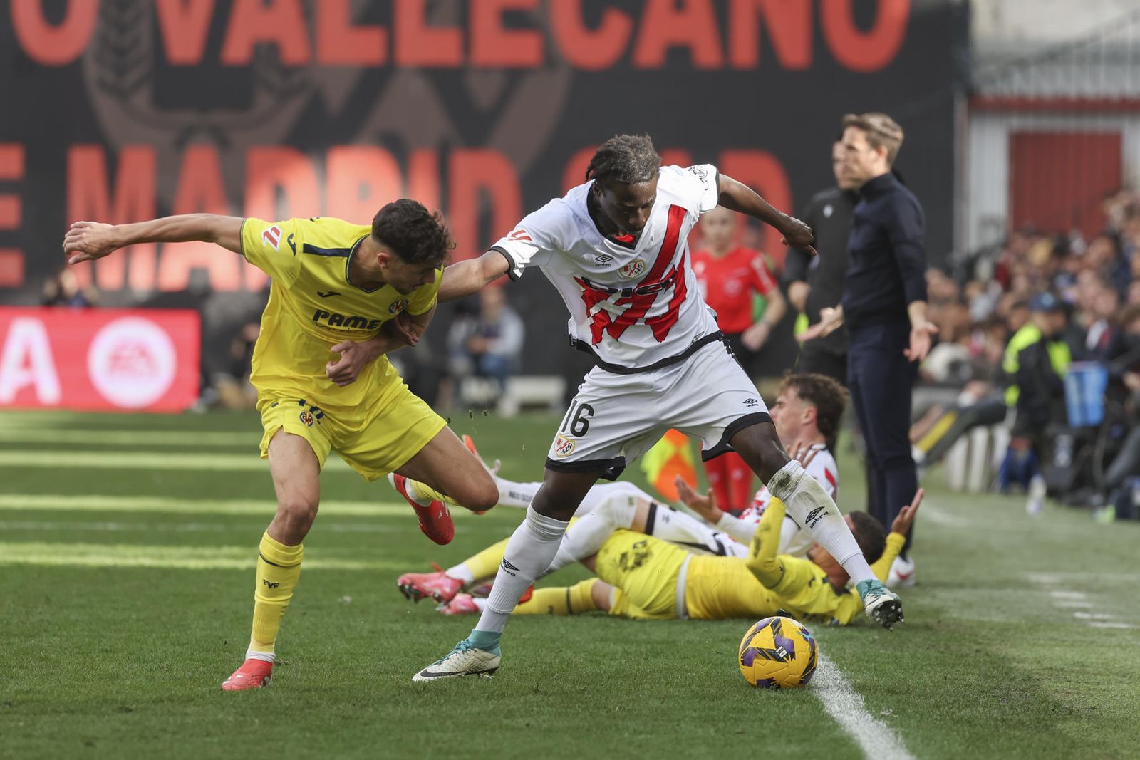 Mumin ante el Villarreal