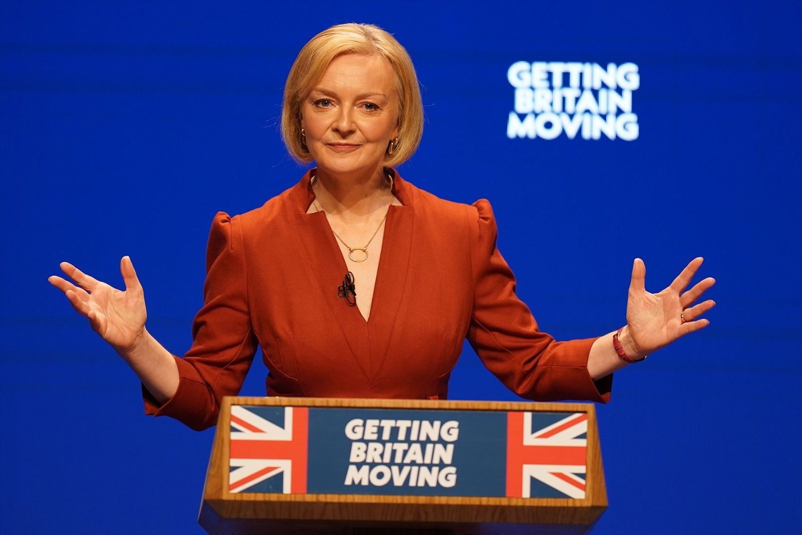 Liz Truss asegura que bajar impuestos "es lo correcto"