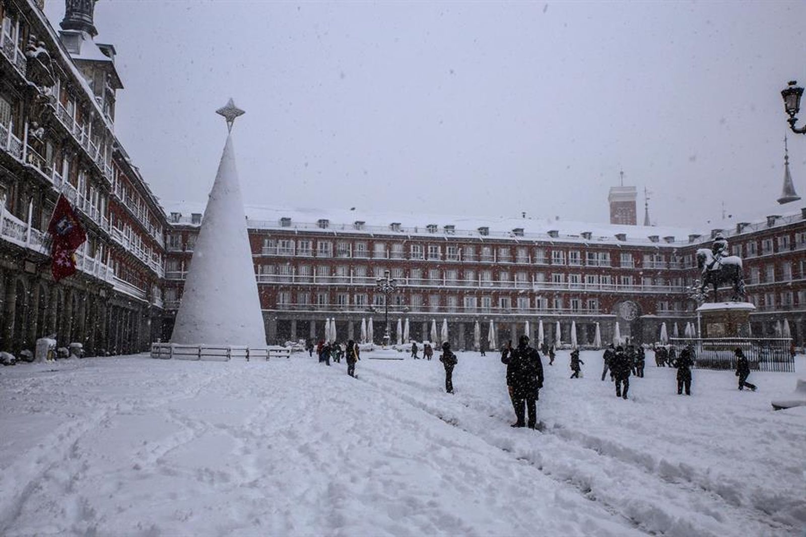 Filomena deja una nevada histórica en Madrid