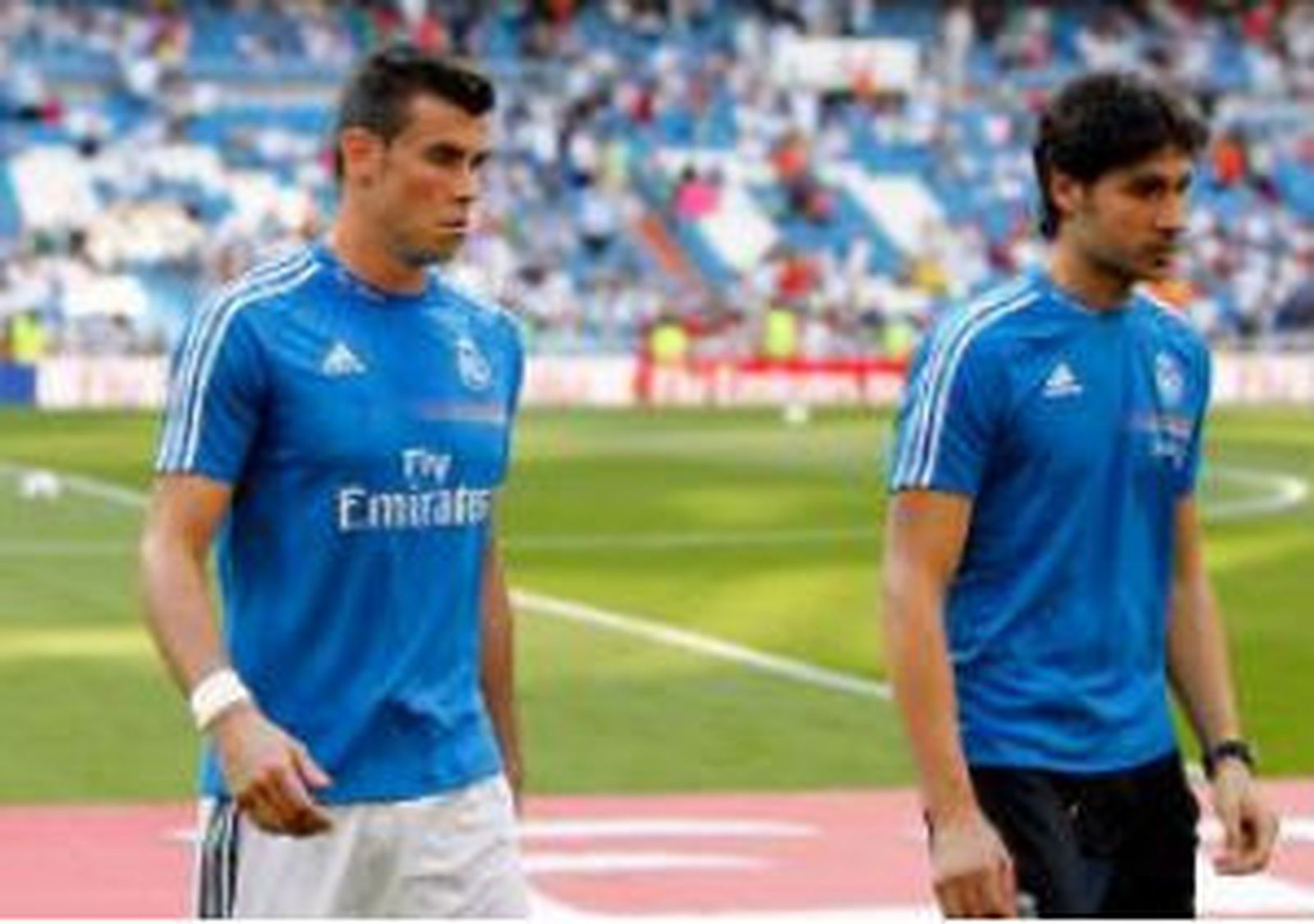 Bale se retira del campo
