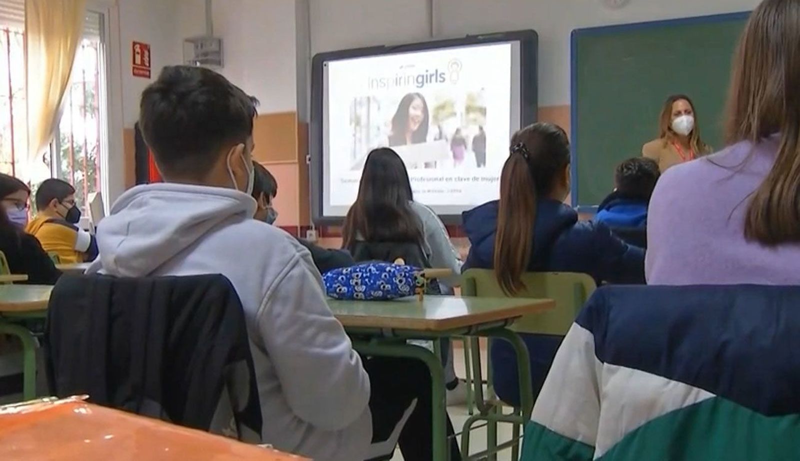 Madrid pide la retirada del decreto de promoción educativa y plantea llevarlo a tribunales