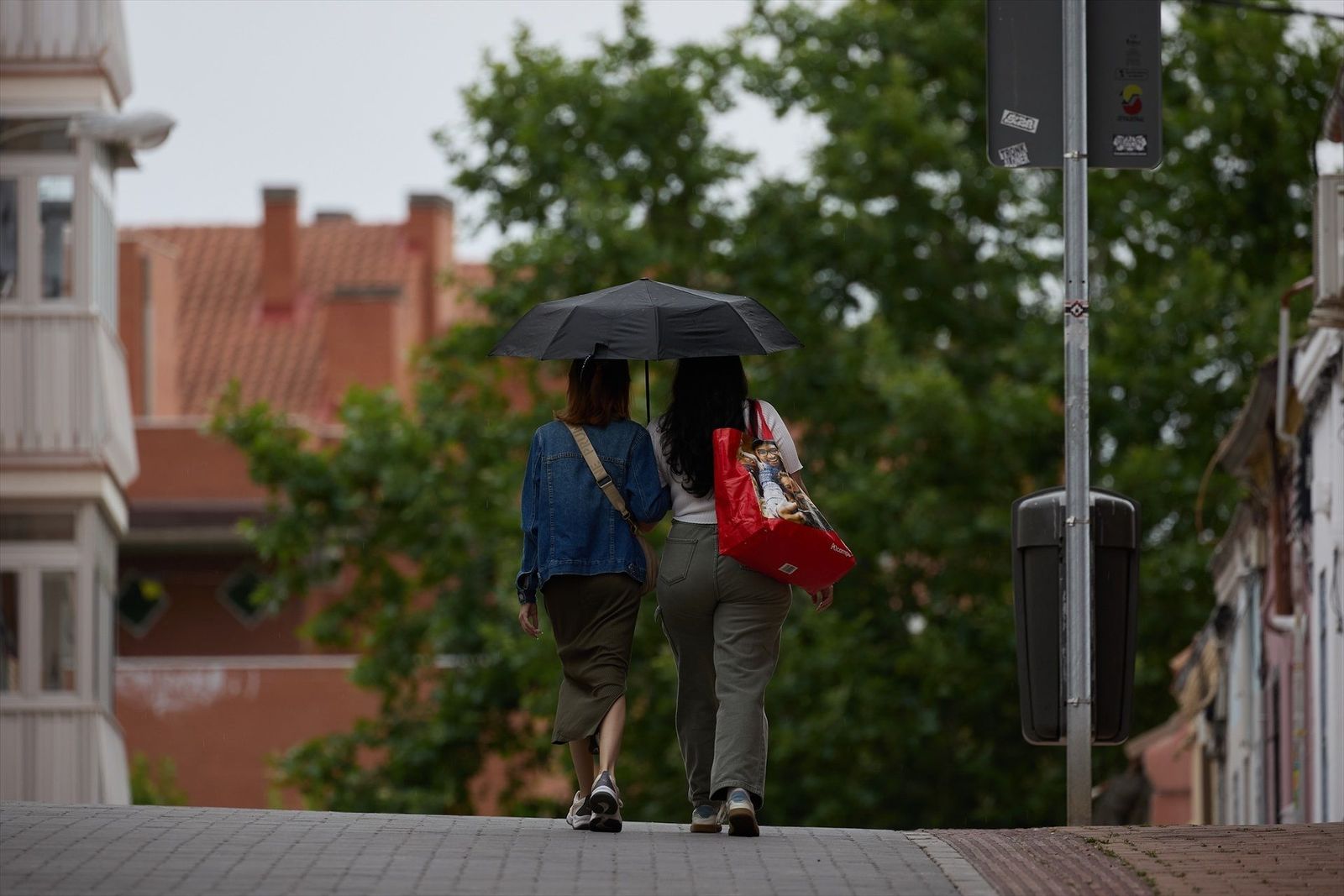 El verano se estrena con lluvia en Madrid