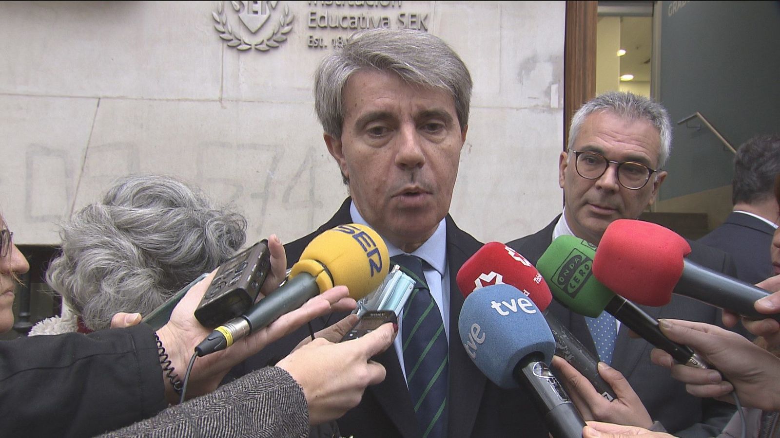 Garrido dice que no le da miedo VOX y Ciudadanos reclama presidir la Junta