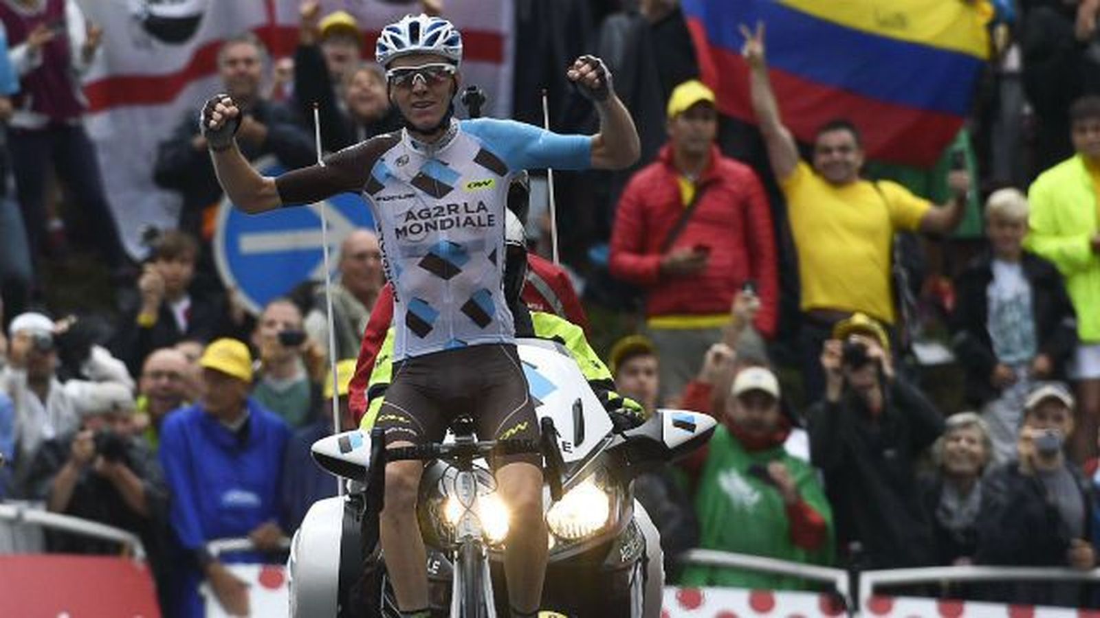 Tour: Bardet pone contra las cuerdas a Froome