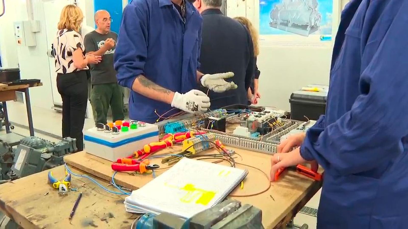 La Comunidad de Madrid logra el 85% de inserción laboral en los cursos de automatización de instalaciones