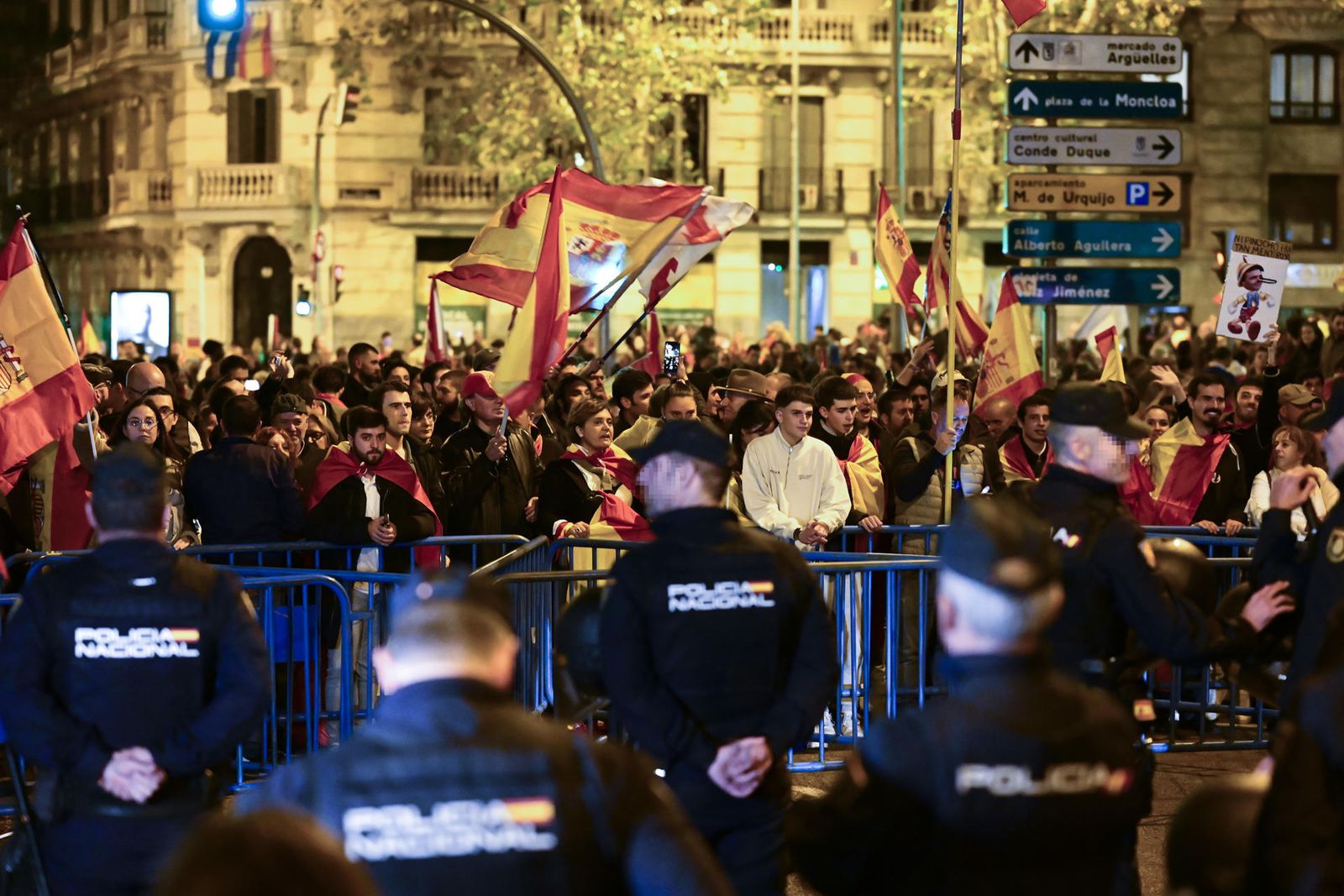 Protestas ante la sede del PSOE