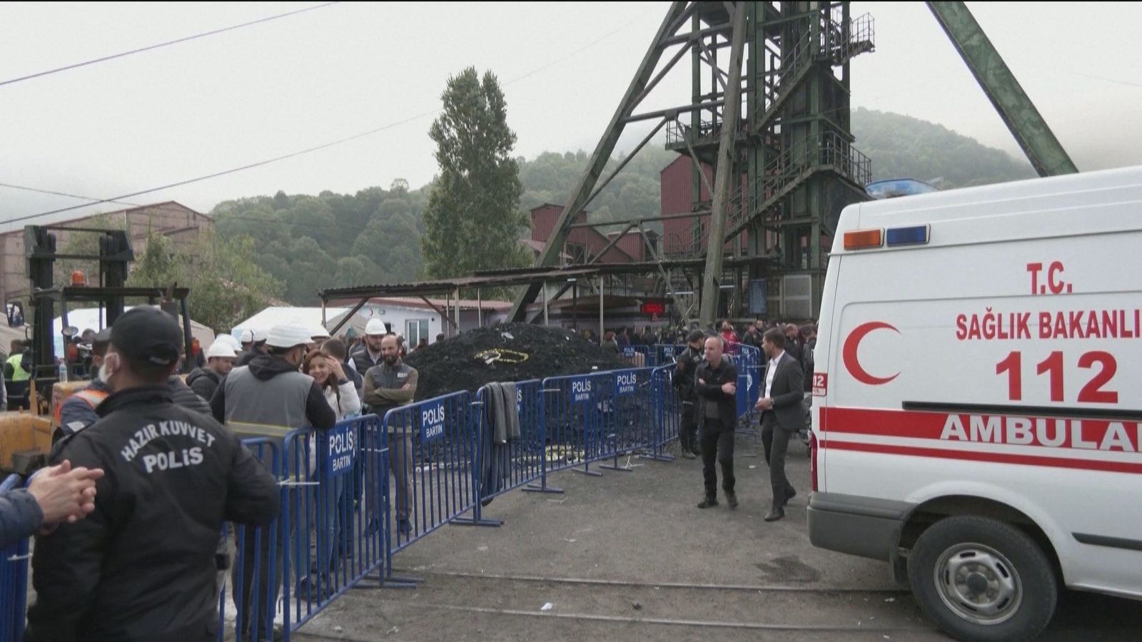 Aumenta a 41 el número de mineros muertos en una explosión en Turquía