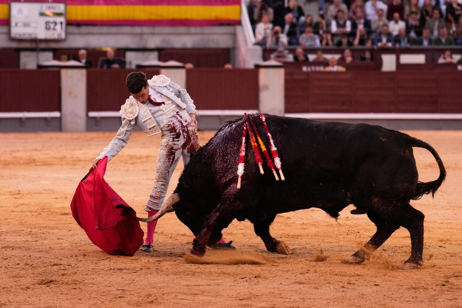 Fernando Adrián en el noveno festejo de la Feria de San Isidro