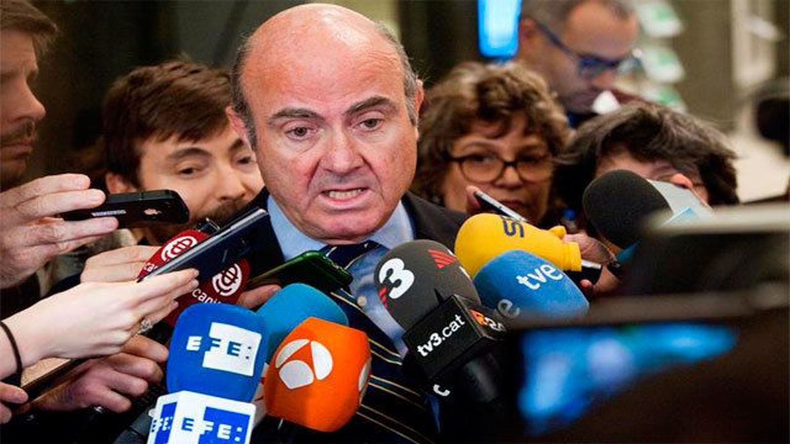La Eurocámara se inclina por el candidato irlandés al BCE frente a De Guindos