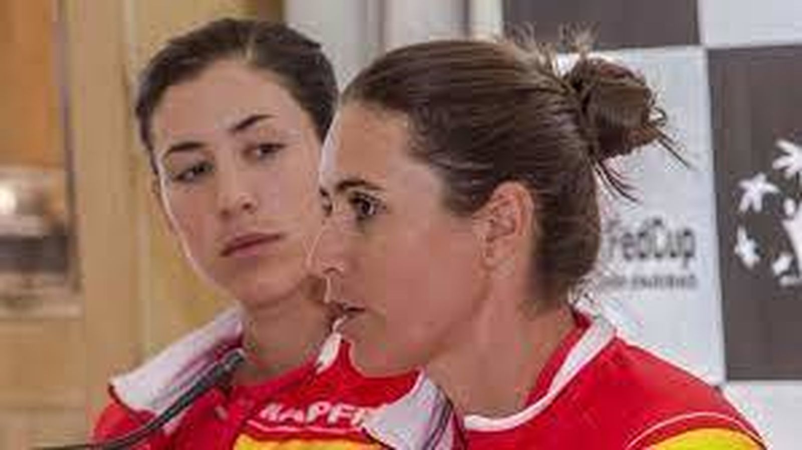 Garbiñe Muguruza y Anabel Medina