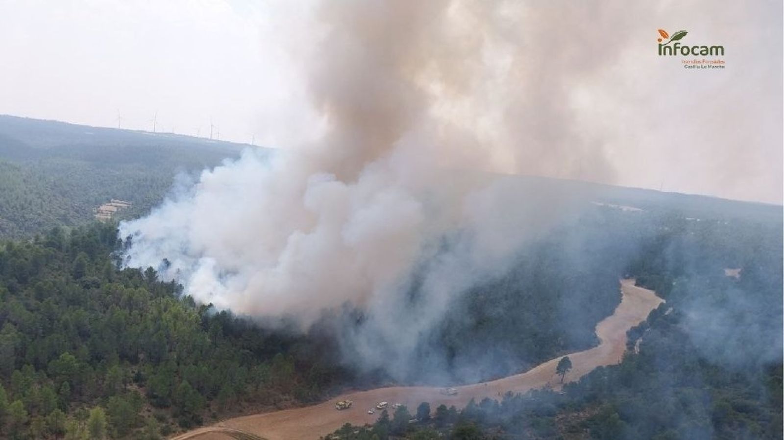 Columna de humo en el Incendio en Enguídanos (Cuenca)