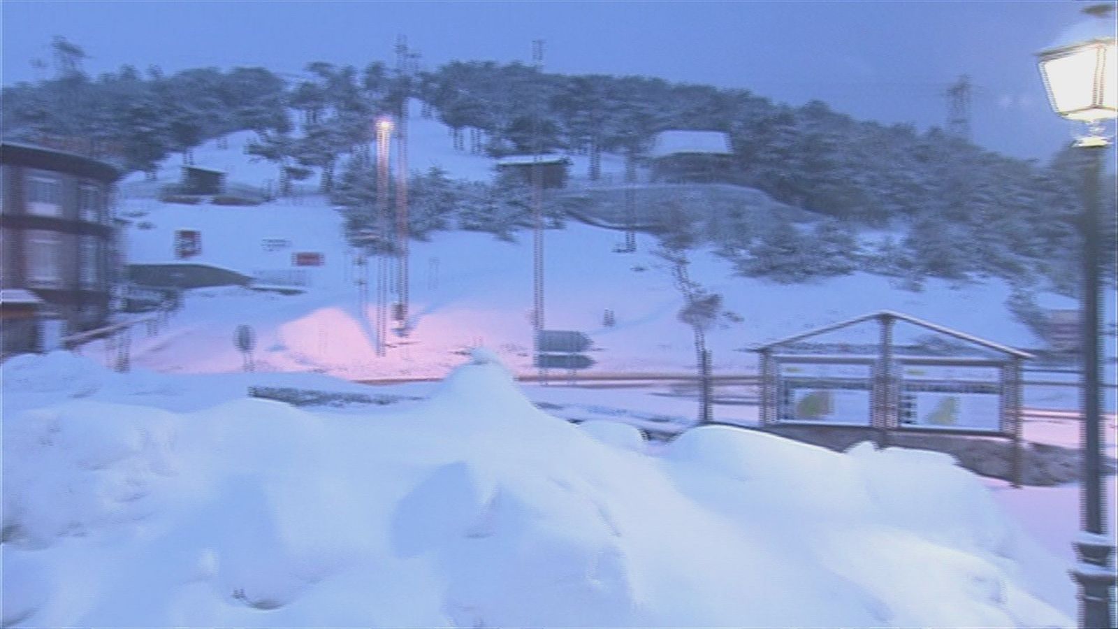 Navacerrada abre sus instalaciones de esquí tras la nieve caída en la sierra