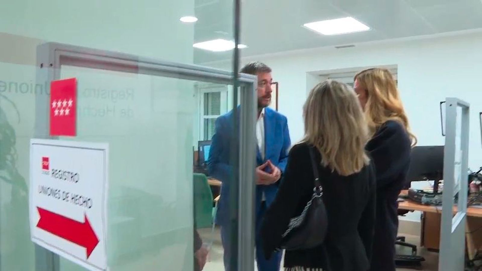 Los madrileños pueden pedir ya vía 'online' su cita para el registro de parejas de hecho