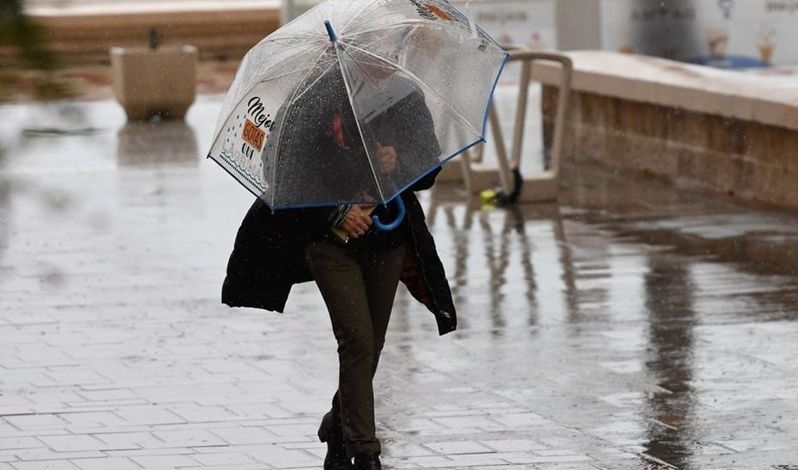 Bajada de temperaturas, nubes y lluvias débiles este jueves en Madrid