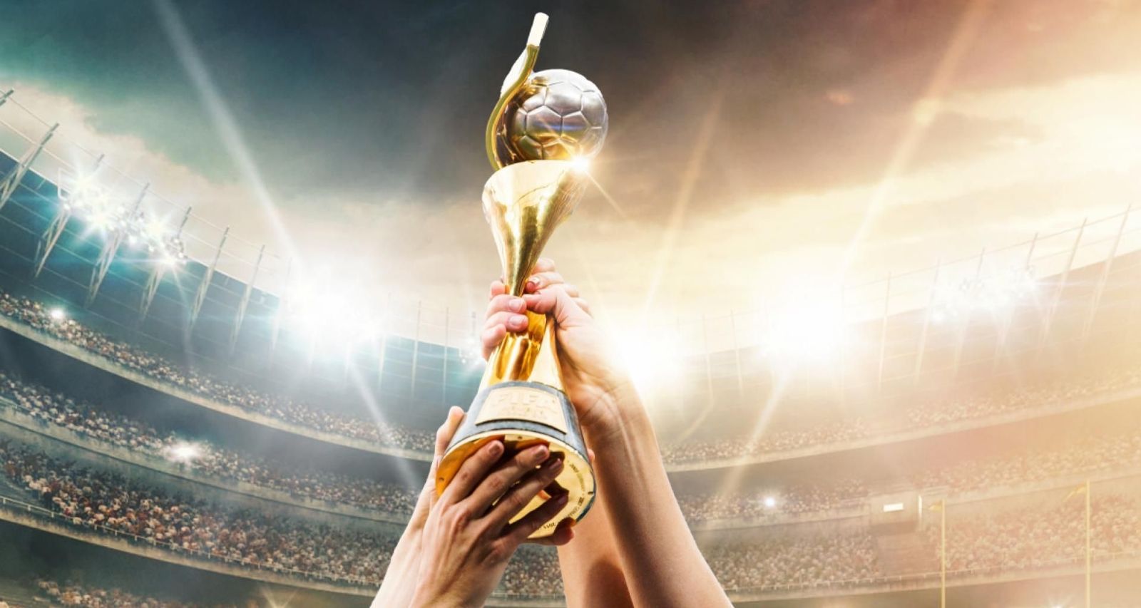 Madrid expone los trofeos del Mundial femenino de fútbol y la Liga de Naciones masculina
