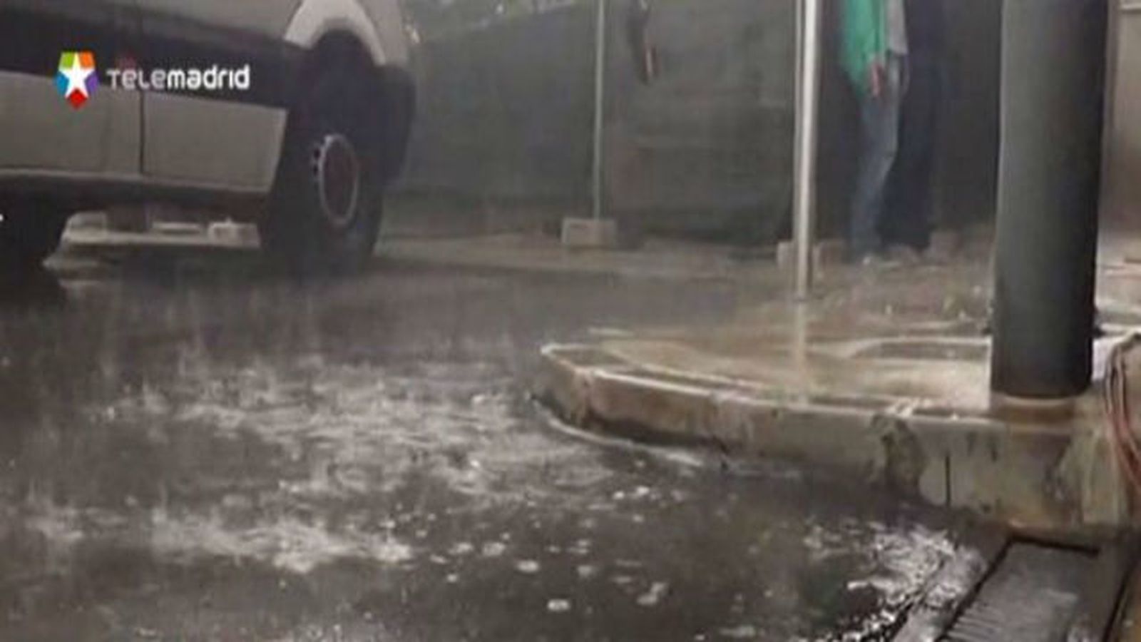 La lluvia provoca 49 salidas de bomberos por inundaciones y caídas de árboles