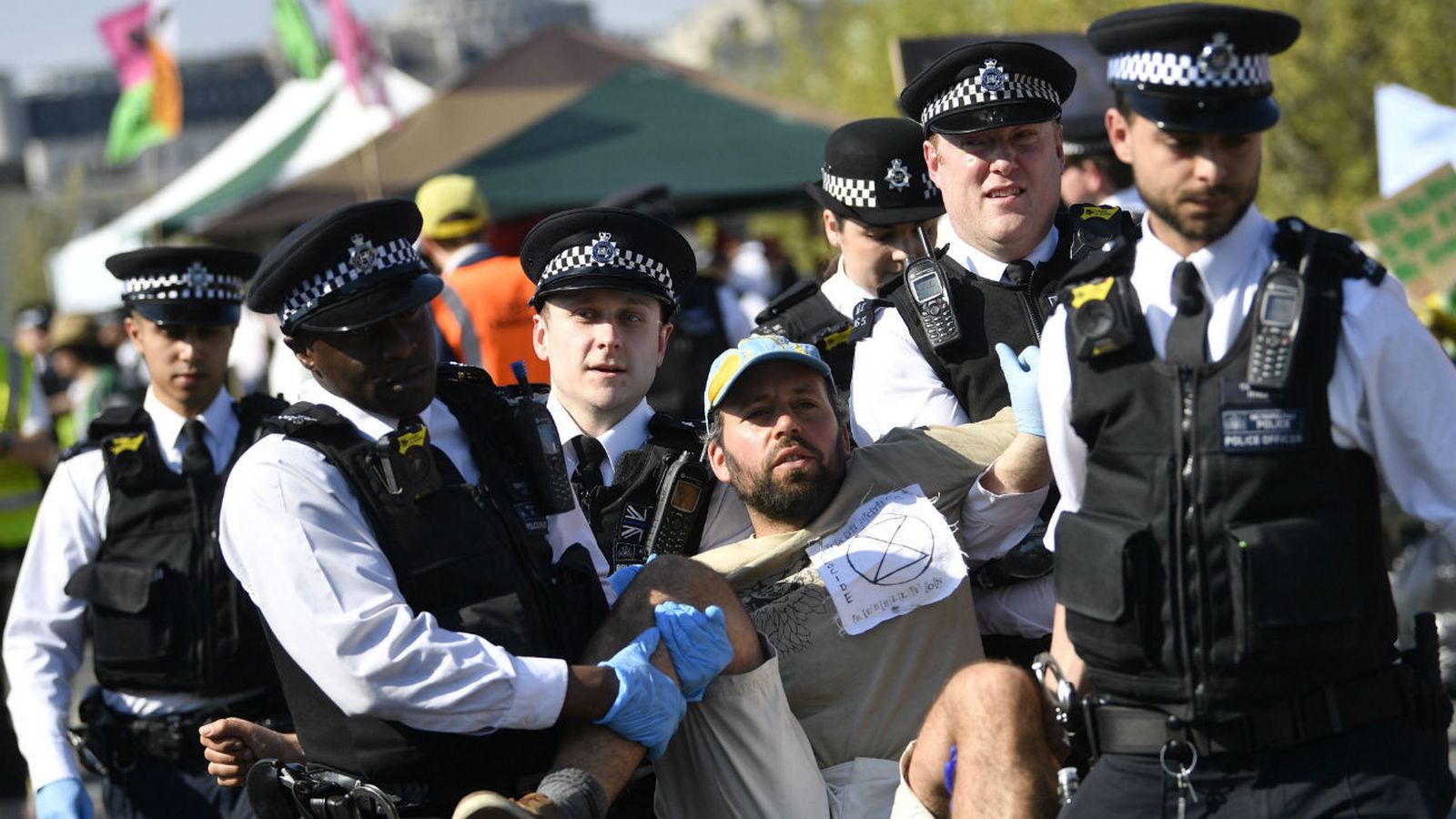 Detenidas 831 personas por la protesta ecologista en Londres en la campaña de  Extinction Rebellion