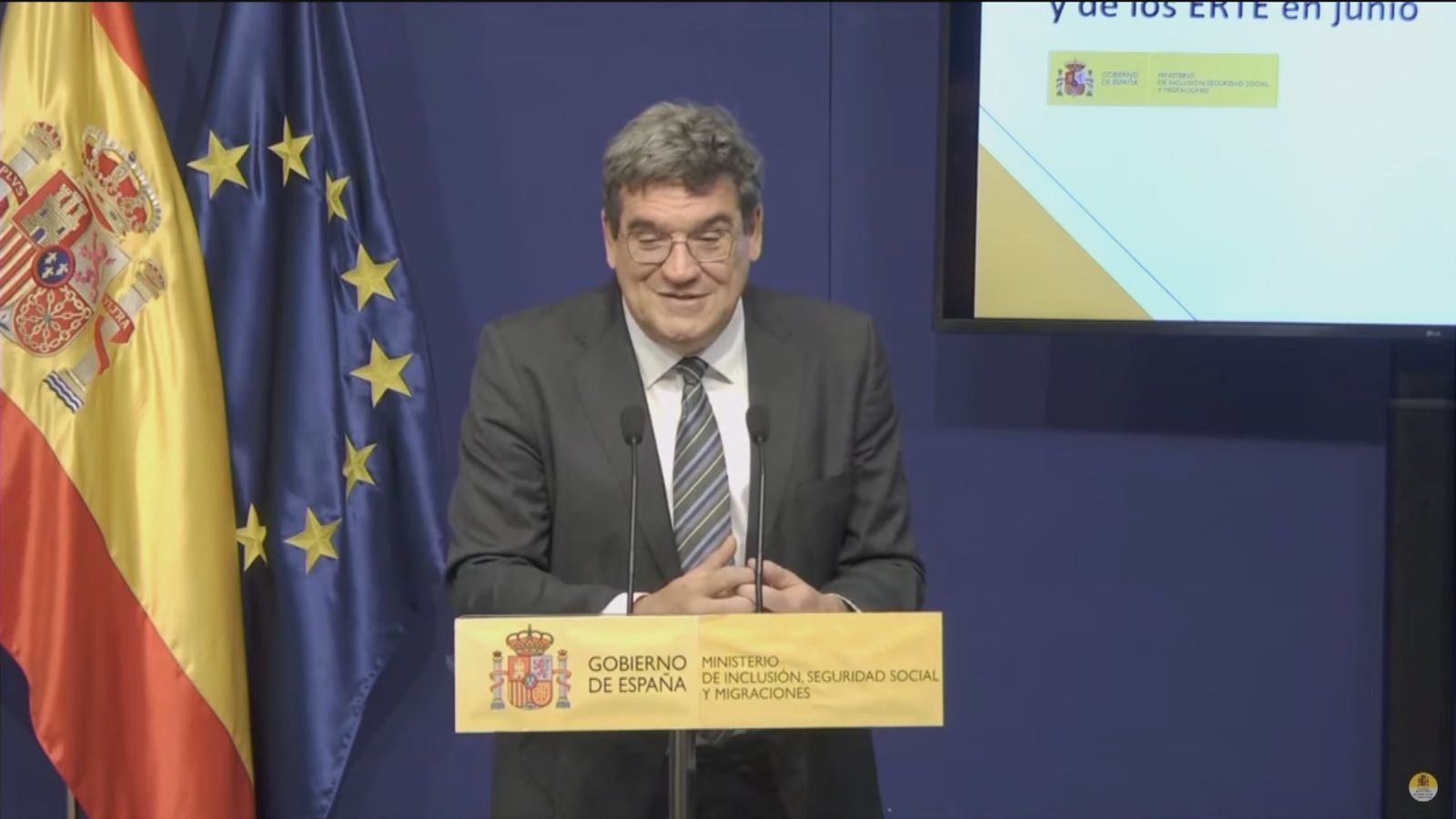 El ministro de Inclusión, Seguridad Social y Migraciones, José  Luis Escrivá