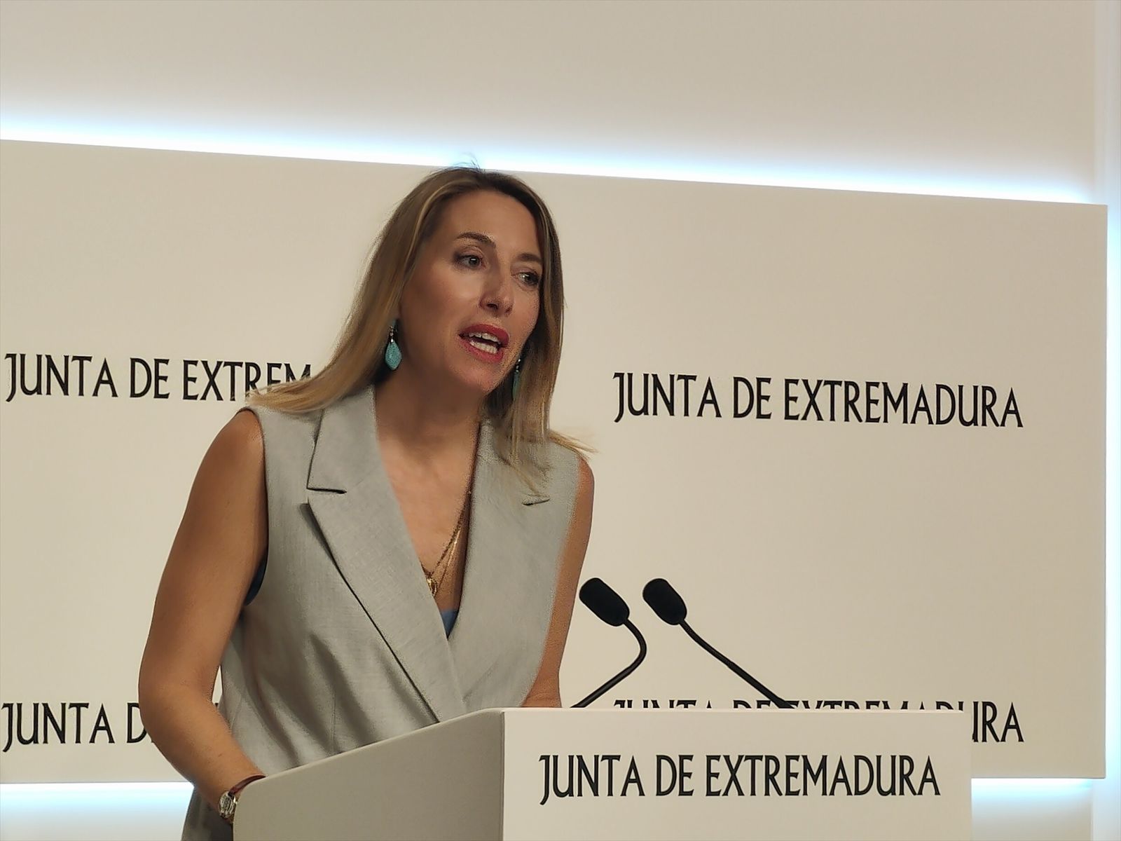 La presidenta de la Junta de Extremadura, María Guardiola