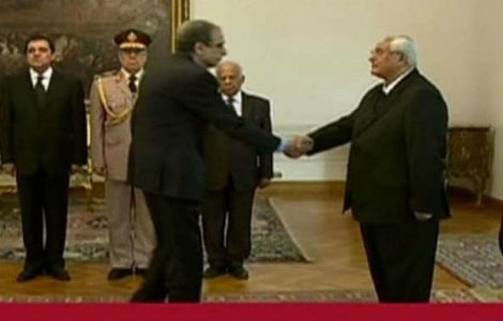El Gobierno de transición egipcio toma posesión entre rechazo de islamistas