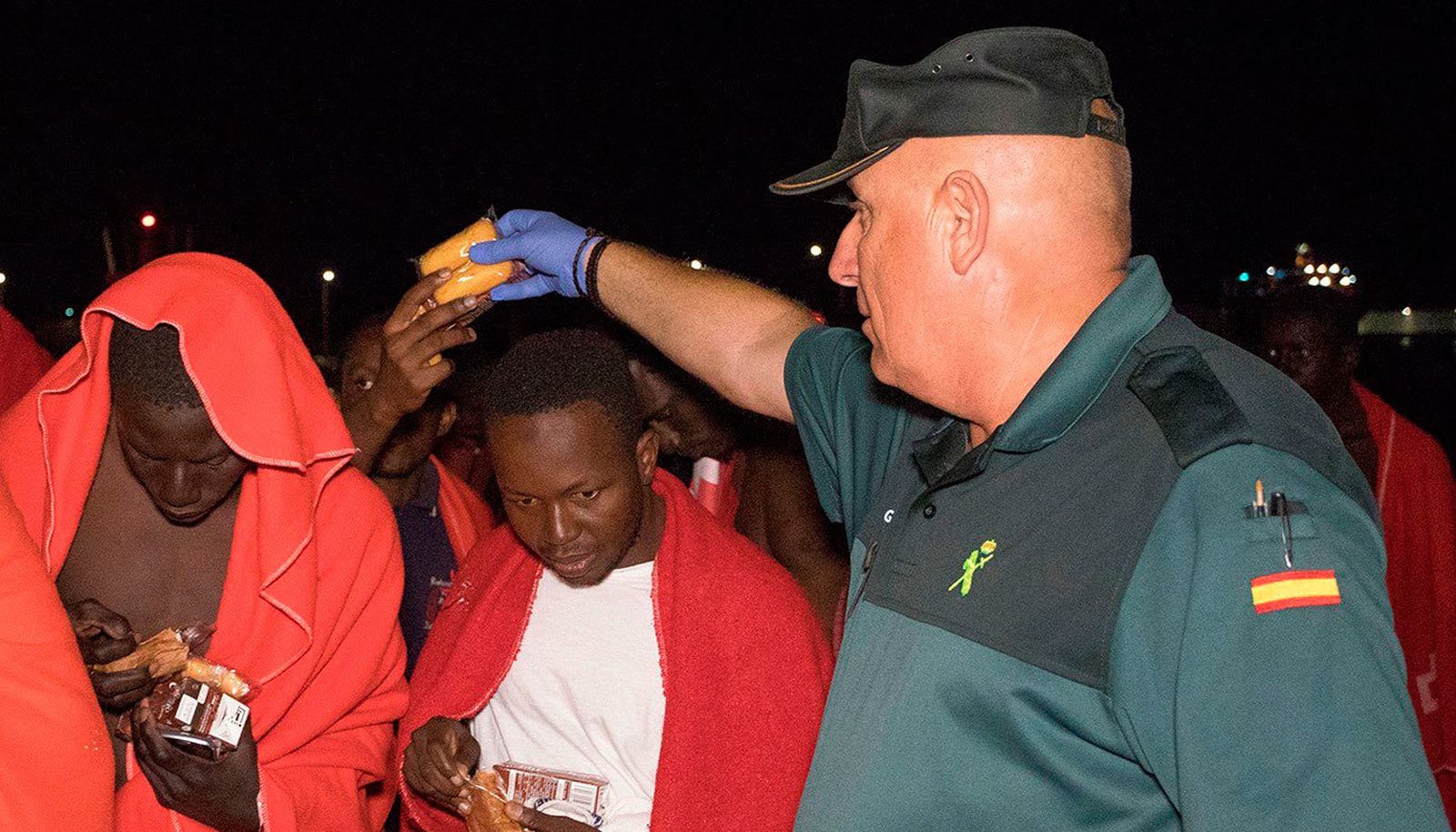 Rescatados 124 inmigrantes de tres pateras en el mar de Alborán