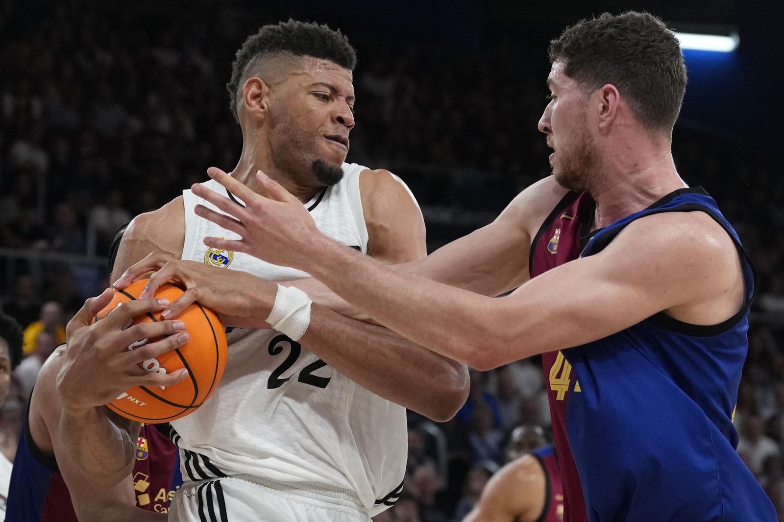 Tavares ante el Barcelona