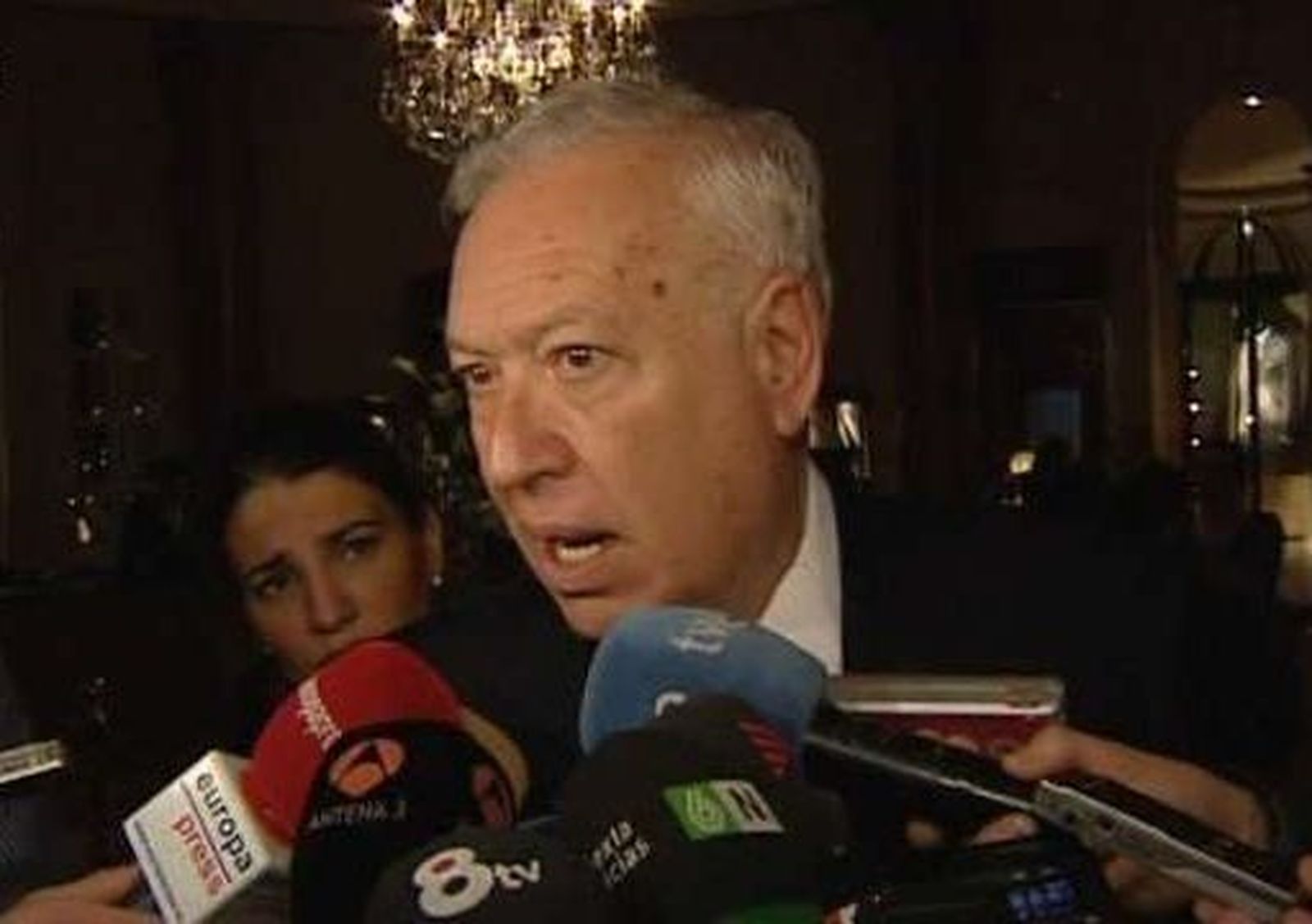 Margallo cree que "no hay la mínima posibilidad  de contagio" de Chipre al resto de Europa