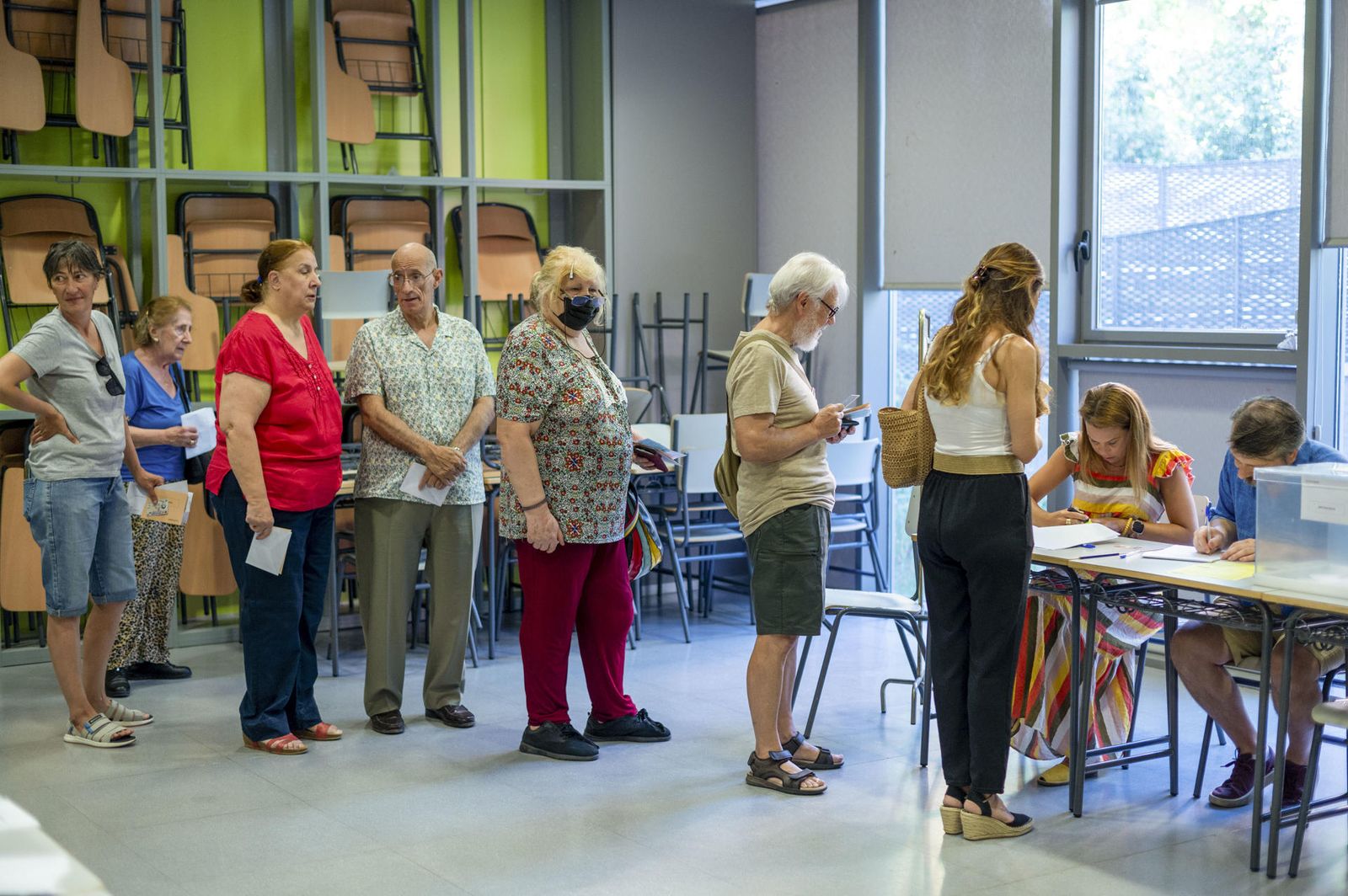 Colas para votar desde primera hora de la mañana