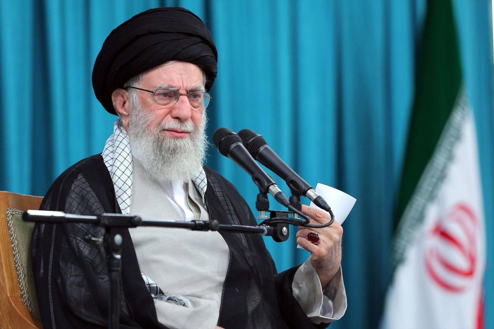 Irán advierte a EEUU de que no intervenga en la guerra y avisa de que sufrirán un "daño irreparable" si atacan su territorio