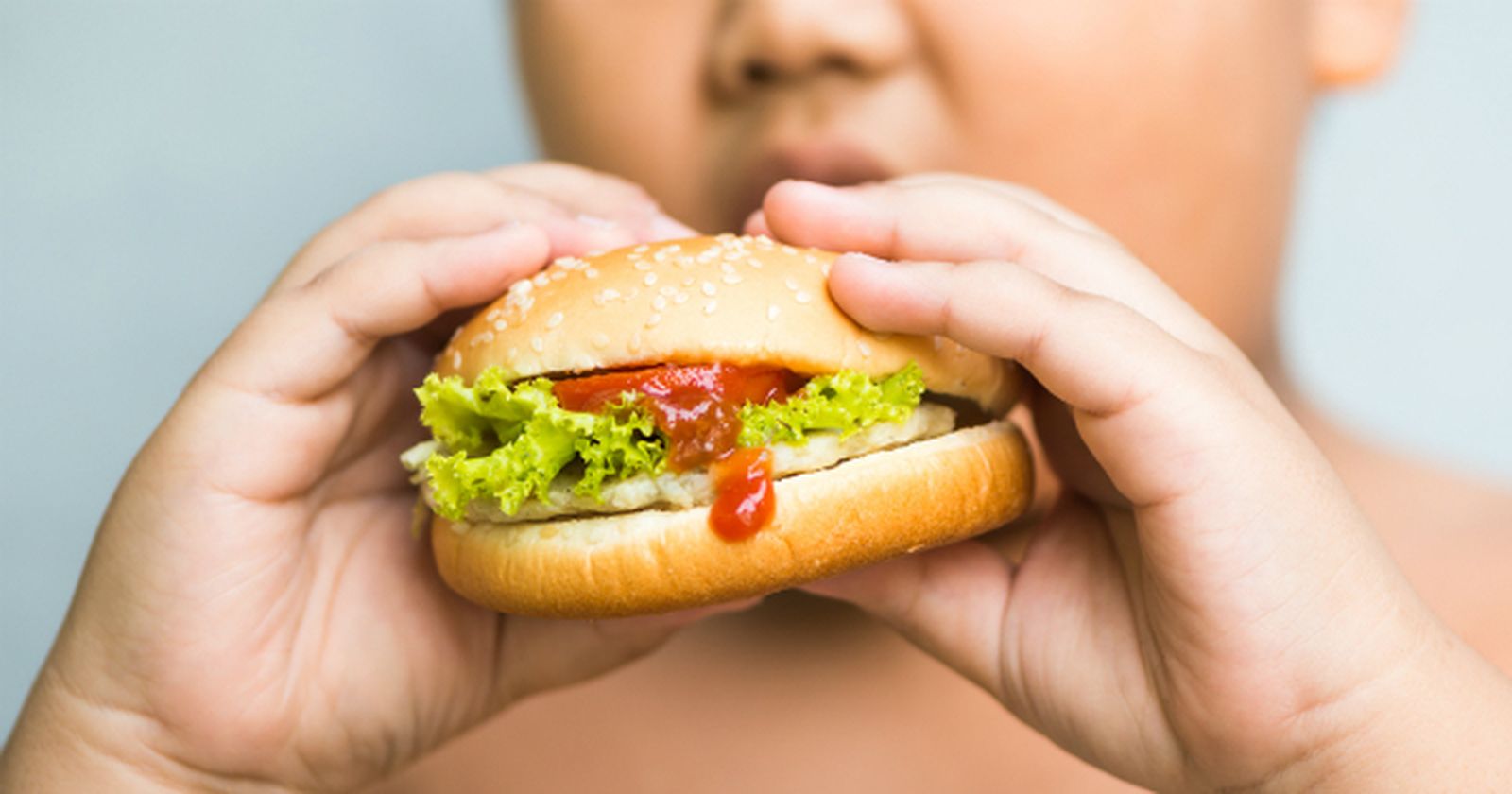 "La mitad de los niños en España tiene sobrepeso y ése es el camino indiscutible hacia la obesidad"