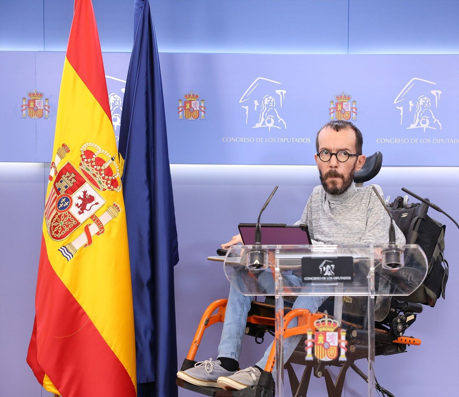 Podemos habla de golpe a la democracia y llama a la desobediencia