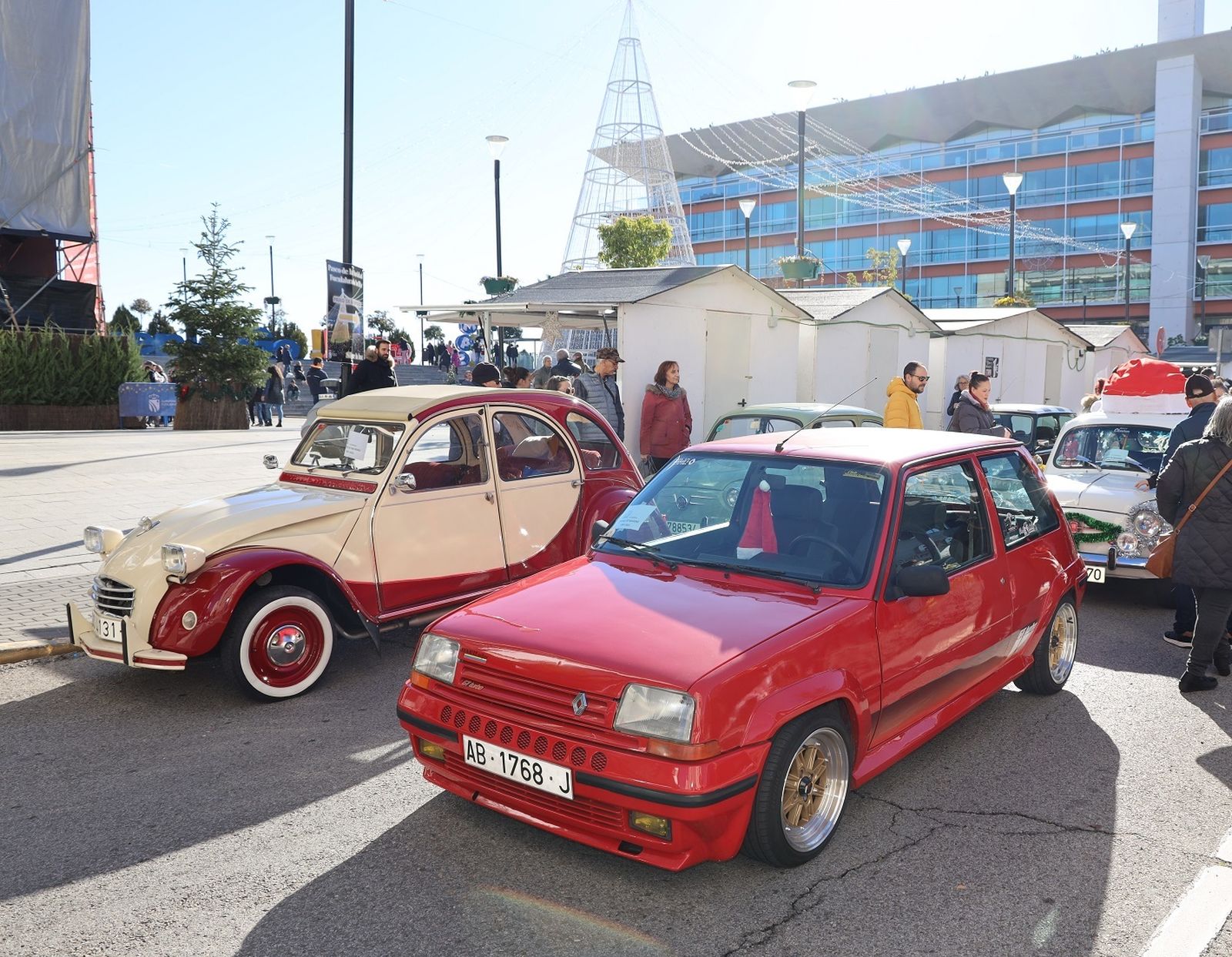 Muestra de coches clásicos en Fuenlabrada