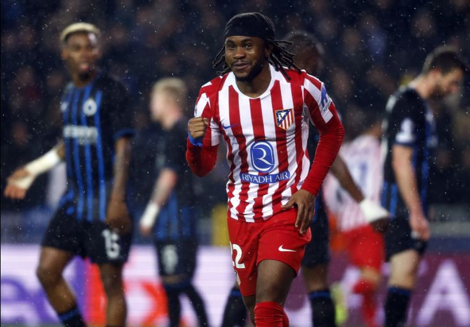 Lookman ante el Brujas