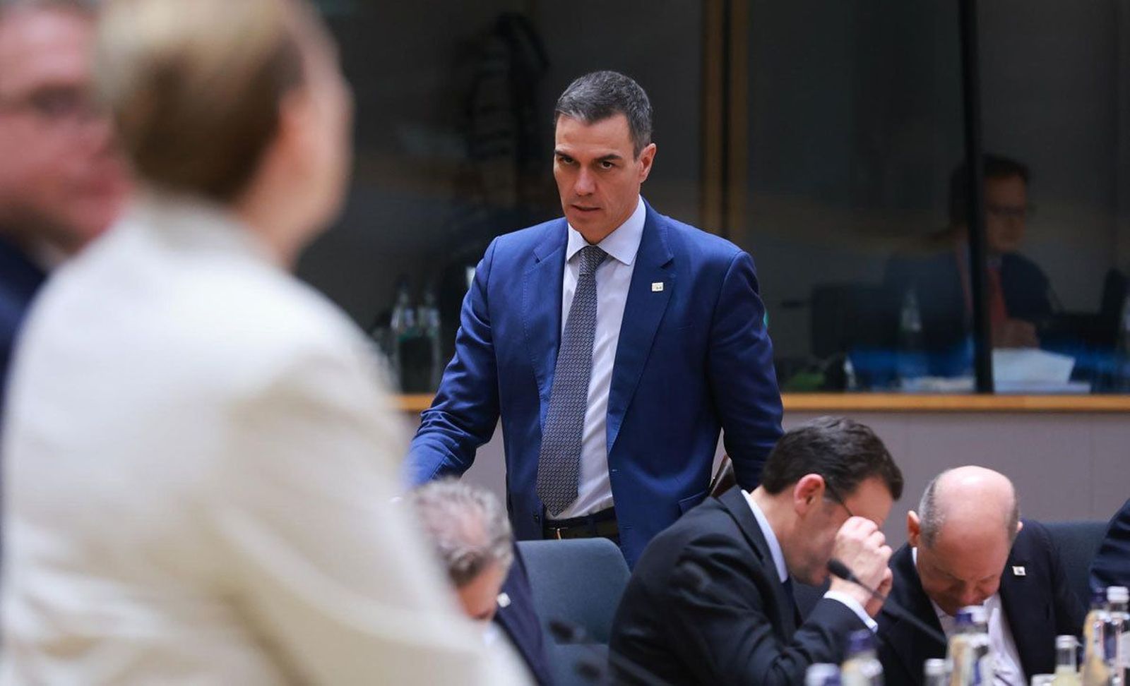 Sánchez se alinea con Meloni y Bruselas reconoce que hablar de "rearme" genera recelos