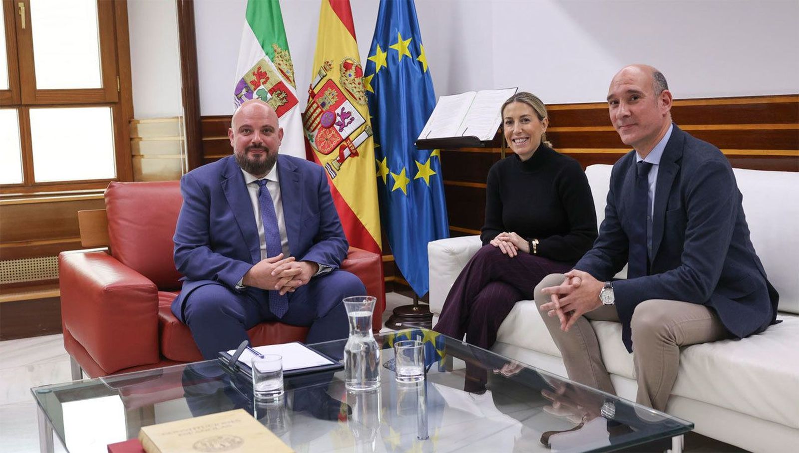 Vox se niega a investir a María Guardiola como presidenta de Extremadura