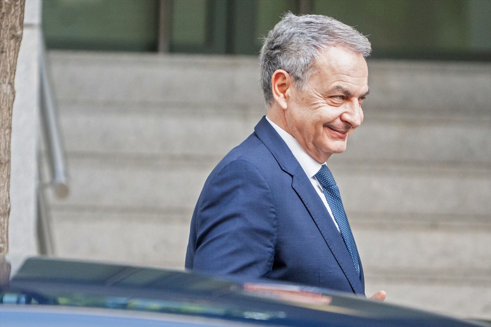 Zapatero sigue sin dar explicaciones sobre sus joyas... tres meses después
