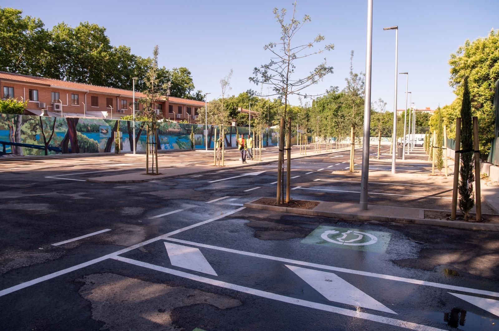 Aparcamiento público de la calle Luis Vives, en Alcalá de Henares