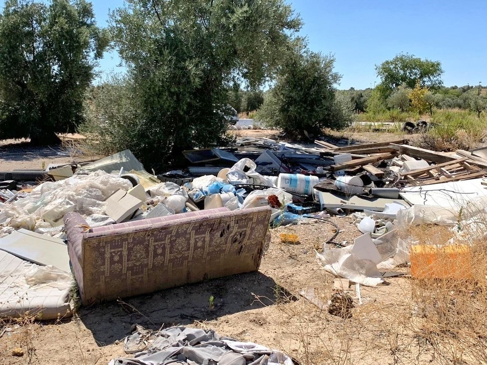 Vertido realizado en San Martín de la Vega