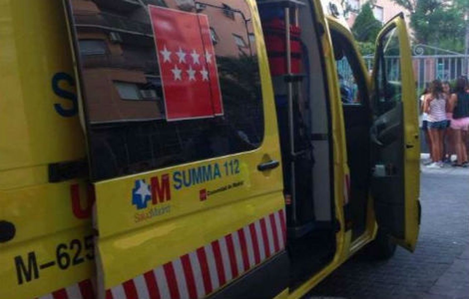 Herido grave un hombre atropellado por un autobús de la EMT en el Paseo de las Delicias