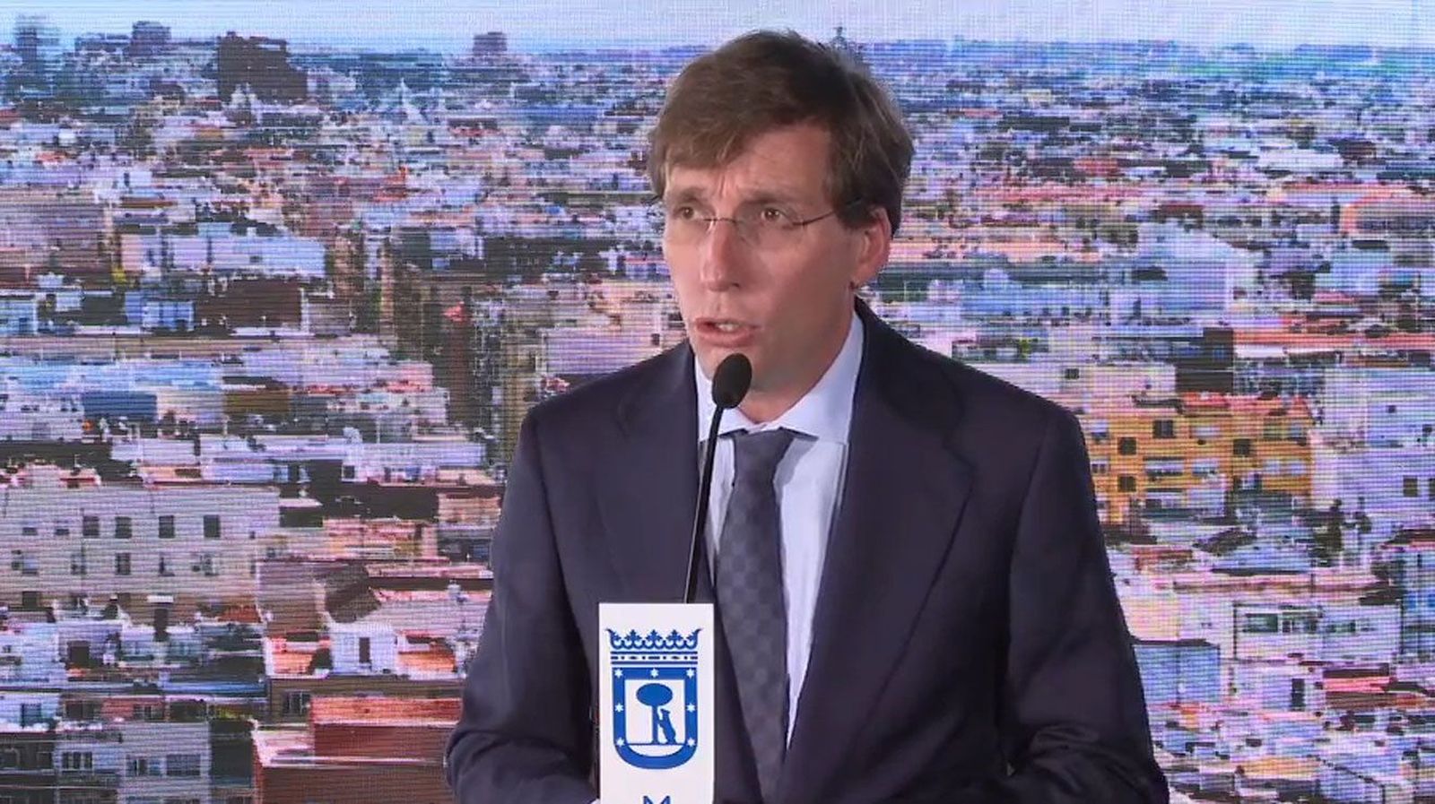 Almeida pide a los grupos políticos llegar a una solución para la bajada del IBI