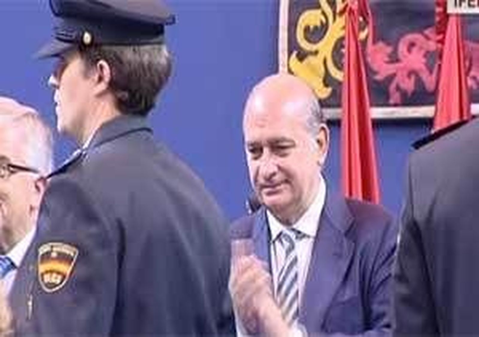 Fernández Díaz defiende la labor crucial de la Policía en defensa del Estado