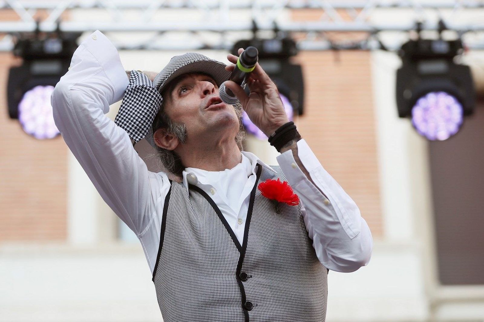 Mario Vaquerizo da el 'pistoletazo de salida' a las fiestas de San Cayetano, San Lorenzo y La Paloma