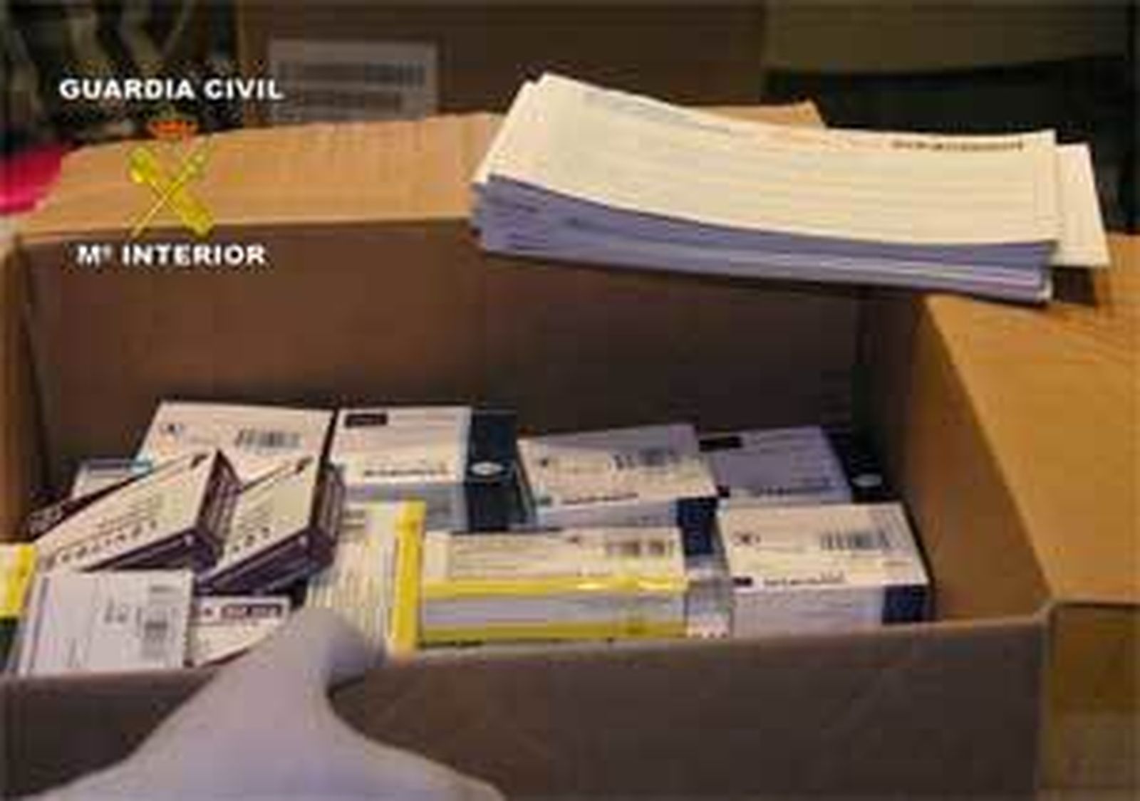 Detenidos 3 farmacéuticos e imputados 23 médicos por estafar con medicinas