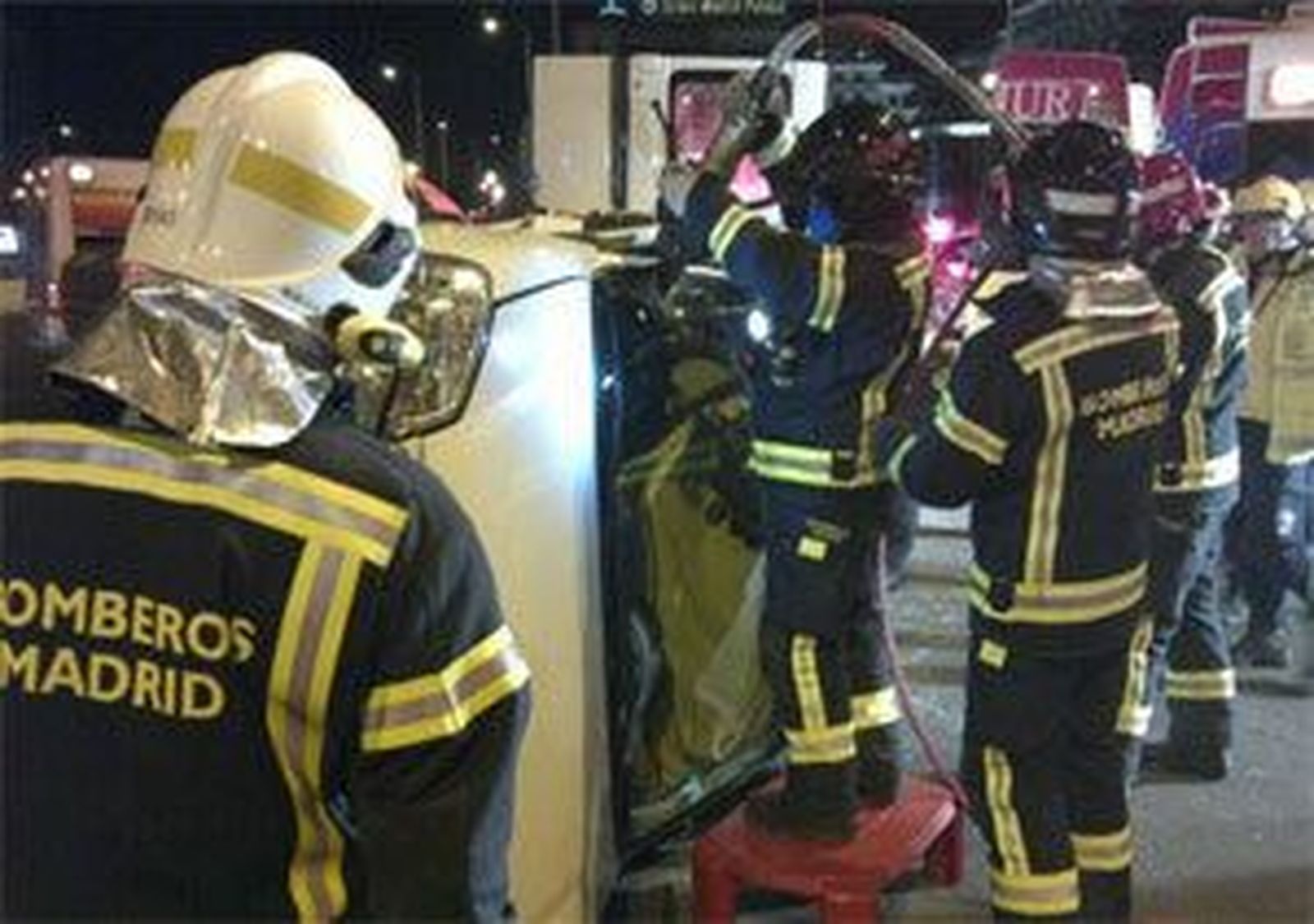 Un herido tras la colisión entre un taxi y una furgoneta en Colón